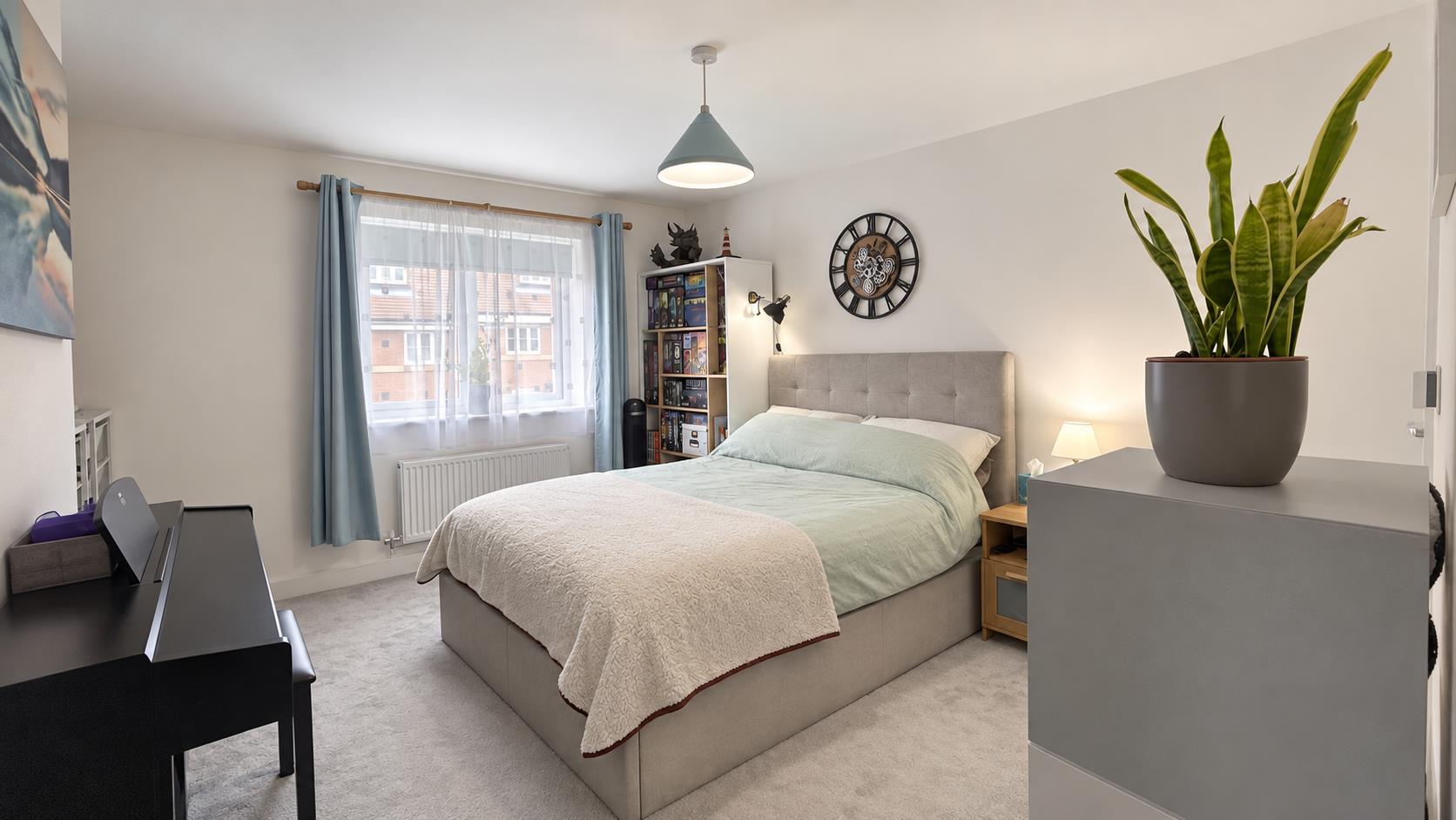Santa Cruz Avenue, Newton Leys, Bletchley, Milton Keynes